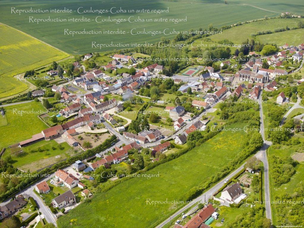 n°9 - Coulonges : Centre du village, mairie, église, écoles, place Terrière