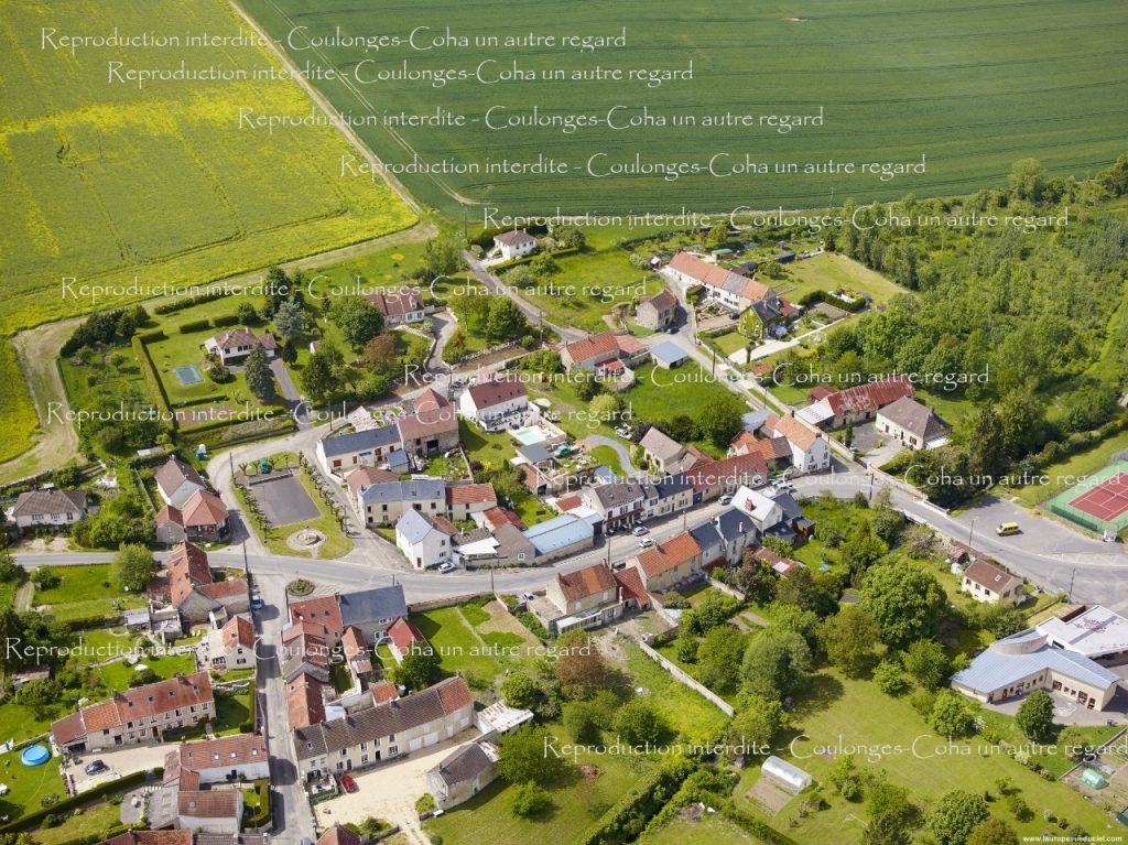 n°11 - Coulonges : Auberge de la roue fleurie et place Terrière